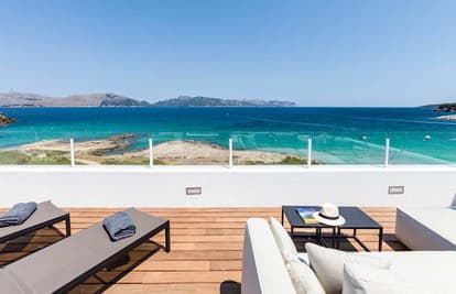 The Seafront Turquoise Villa in Alcudia